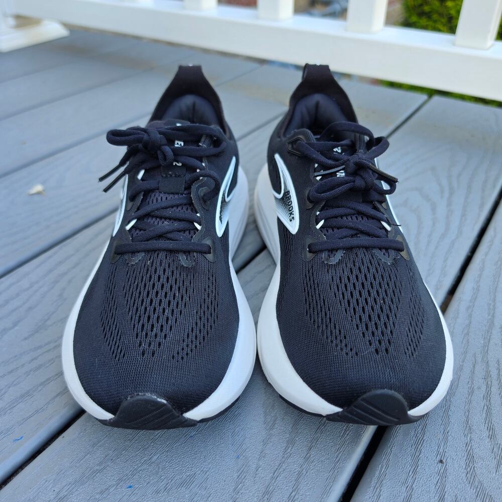 Brooks Women's Glycerin 22 Running shoes Black/White, Size 9